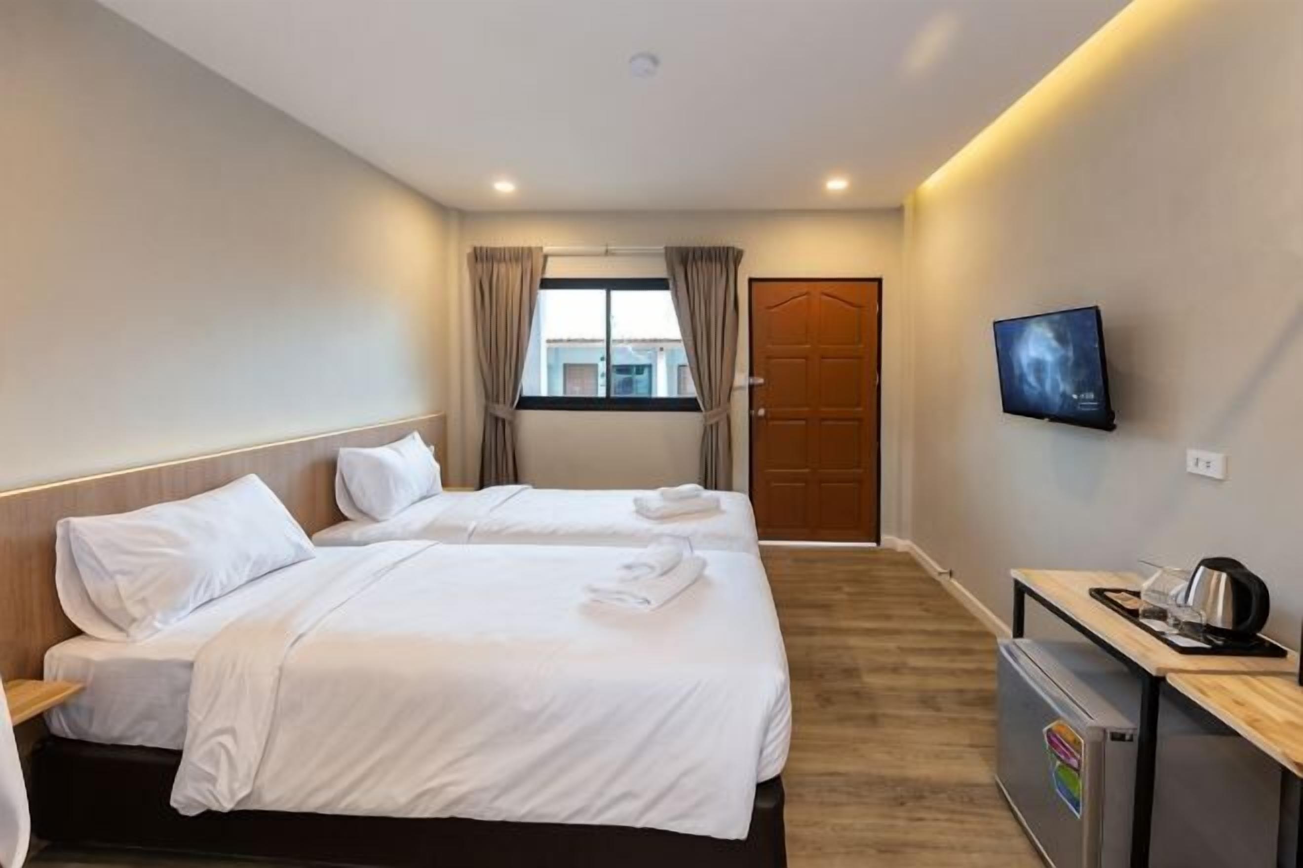 In-room safe, desk, free WiFi, bed sheets
