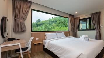 Superior tweepersoonskamer | Een kluis op de kamer, een bureau, gratis wifi, beddengoed