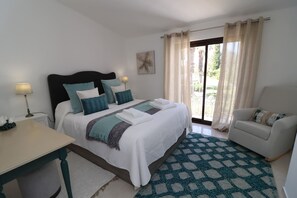 2 soverom, strykejern/-brett, reiseseng for barn og wi-fi (inkludert)