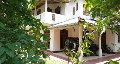 Charming 2-bed Apartment in Weligama