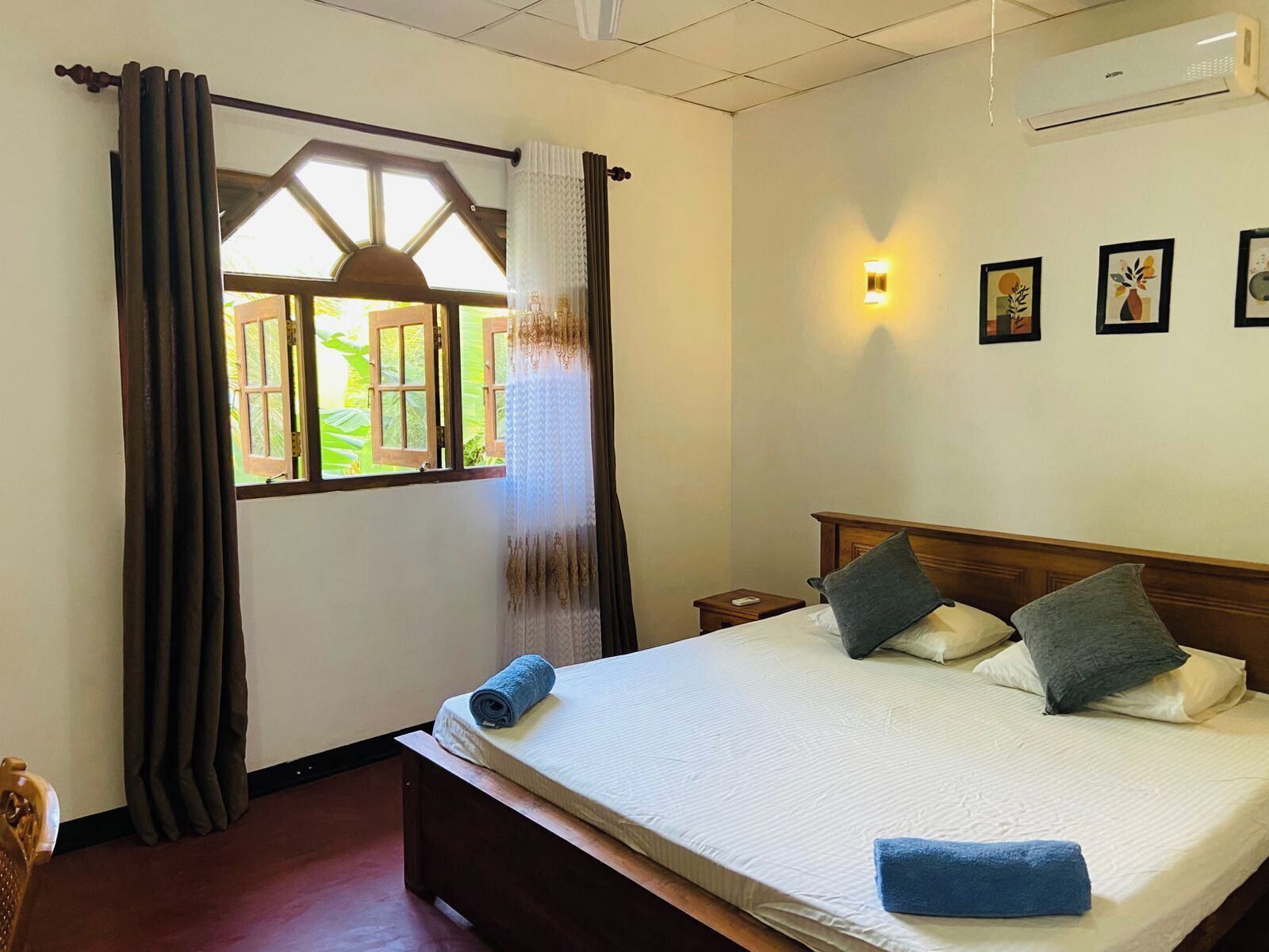 3 bedrooms, iron/ironing board, free WiFi, bed sheets
