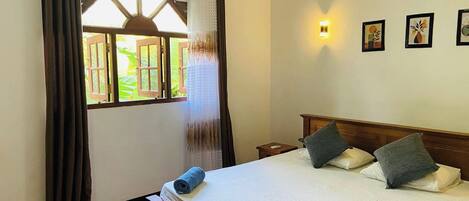 3 bedrooms, iron/ironing board, free WiFi, bed sheets