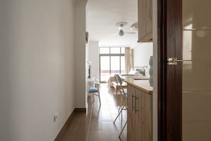 Iron/ironing board, free WiFi, bed sheets - Hierro Beach Studio (Las Palmas de Gran Canaria)