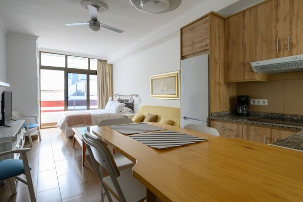 Dining - Hierro Beach Studio (Las Palmas de Gran Canaria)