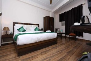 Deluxe Triple Room | Free WiFi - Hotel The Mars (New Delhi)