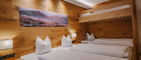 1 bedroom, in-room safe, WiFi, bed sheets
