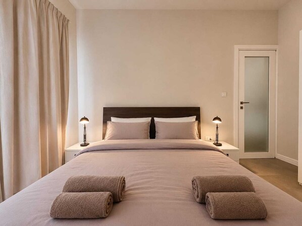 1 chambre, fer et planche à repasser, Wi-Fi, draps fournis