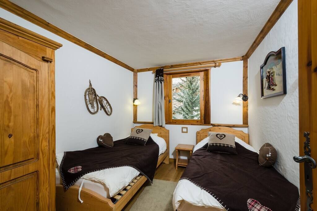 3 slaapkamers, een strijkplank/strijkijzer, wifi, beddengoed