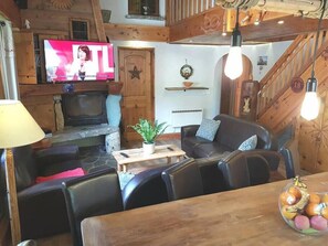 Téléviseur, foyer, chaîne audio