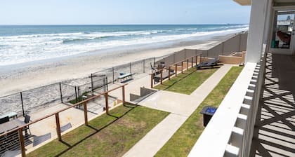 Ideal Location on the Sand - Beach Views and Access