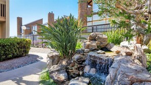 Property grounds - Shore O'Clock - Spacious Solana Beach Vacation Rental Near Beach Access (Solana BEach)