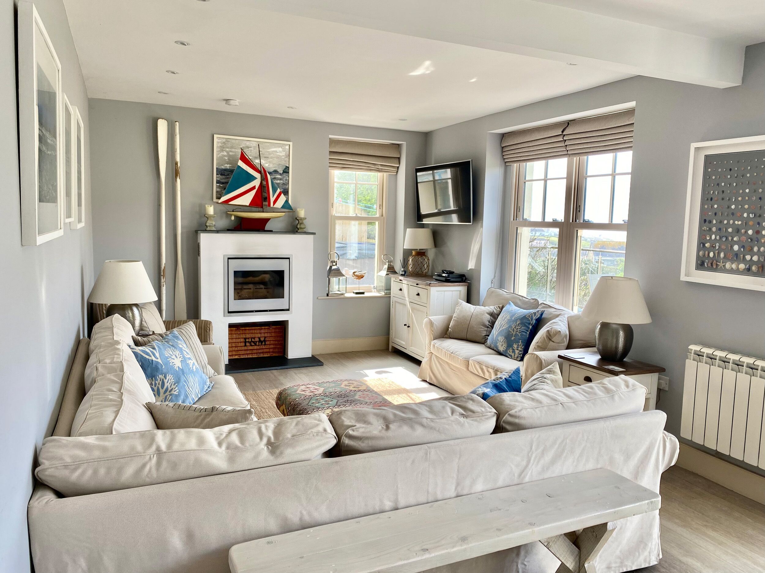 WESTRAY HOUSE, pet friendly, with hot tub in Polzeath