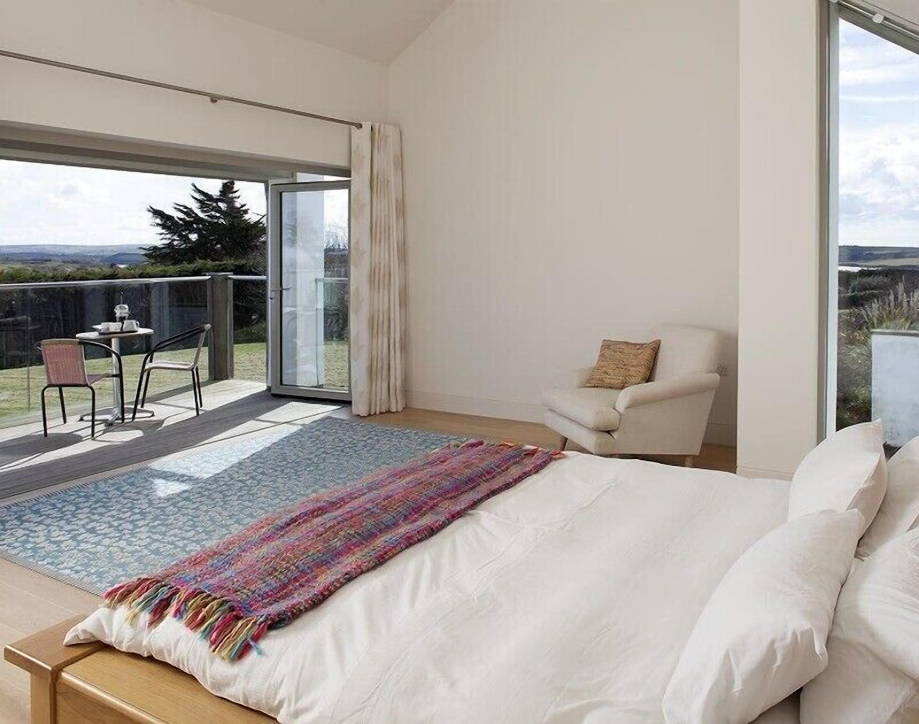 DOWNALONG, pet friendly in Daymer Bay