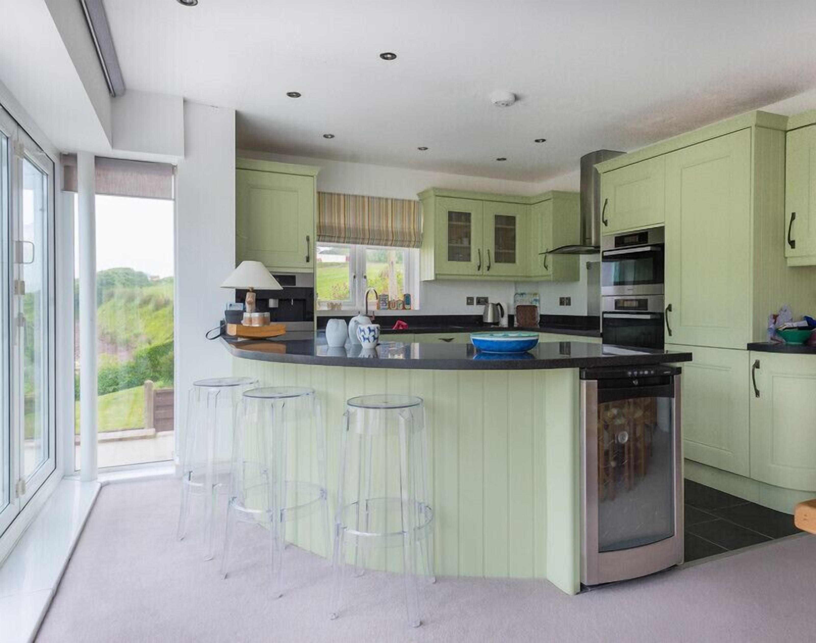 THE WRENS, family friendly, with a garden in Polzeath