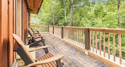 New! Treetop Village unit w/ 2br/2ba Hot Tub, Gas Grill and Bonus Two Decks!
