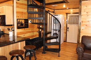 Interior - New! Treetop Village unit w/ 2br/2ba Hot Tub, Gas Grill and Bonus Two Decks! (Pigeon Forge)
