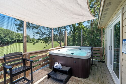 Luxury Golf Villa w/ Hot Tub  Stunning Golf Course Views Near OBX Beaches