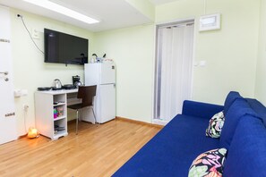 Studio | Living area