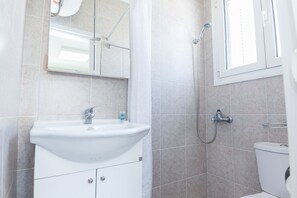 Studio | Bathroom - Cozy Retire with Amazing Lycabettus View (Athens)