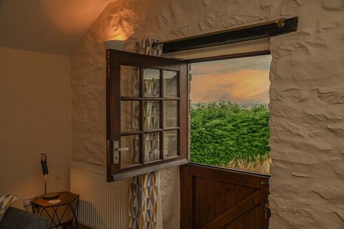 Coach House - Panteg Road is located in the beautiful Georgian Town of Aberaeron