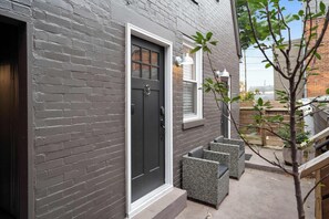 Exterior detail - 1BR Apt, Minutes to Downtown Cincy, Stadiums, Bars (Ludlow)