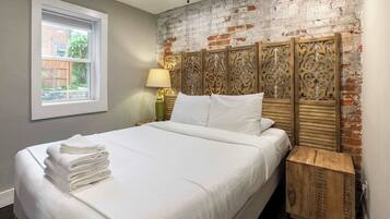 1 slaapkamer, een strijkplank/strijkijzer, wifi, beddengoed