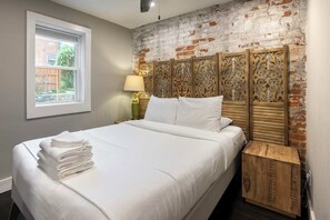 1 chambre, fer et planche à repasser, Wi-Fi, draps fournis