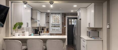 Refrigerador, microondas, horno, placa de cocina