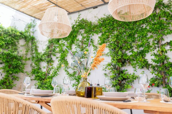 Outdoor dining