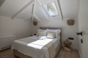 3 bedrooms, iron/ironing board, travel cot, free WiFi