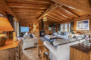 TV, fireplace, DVD player, video library - Croft Kincardine -  a lodge that sleeps 8 guests  in 4 bedrooms (Boat of Garten)