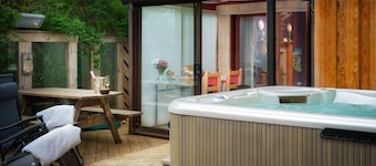 River House Garden Rooms -  a house that sleeps 2 guests  in 1 bedroom
