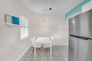 Dining - Charming 2BR Dania Beach Bungalow Getaway (Dania Beach)