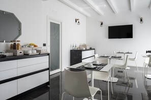 Free daily continental breakfast - Domea Superior Rooms (Reggio Calabria)