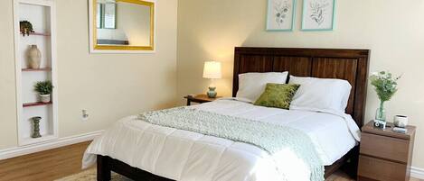 Iron/ironing board, WiFi, bed sheets