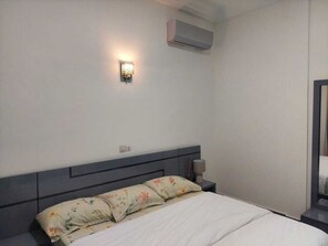 1 bedroom, iron/ironing board, free WiFi, bed sheets - Large house 5 minutes from the beach, a wellness center available! (Cotonou)