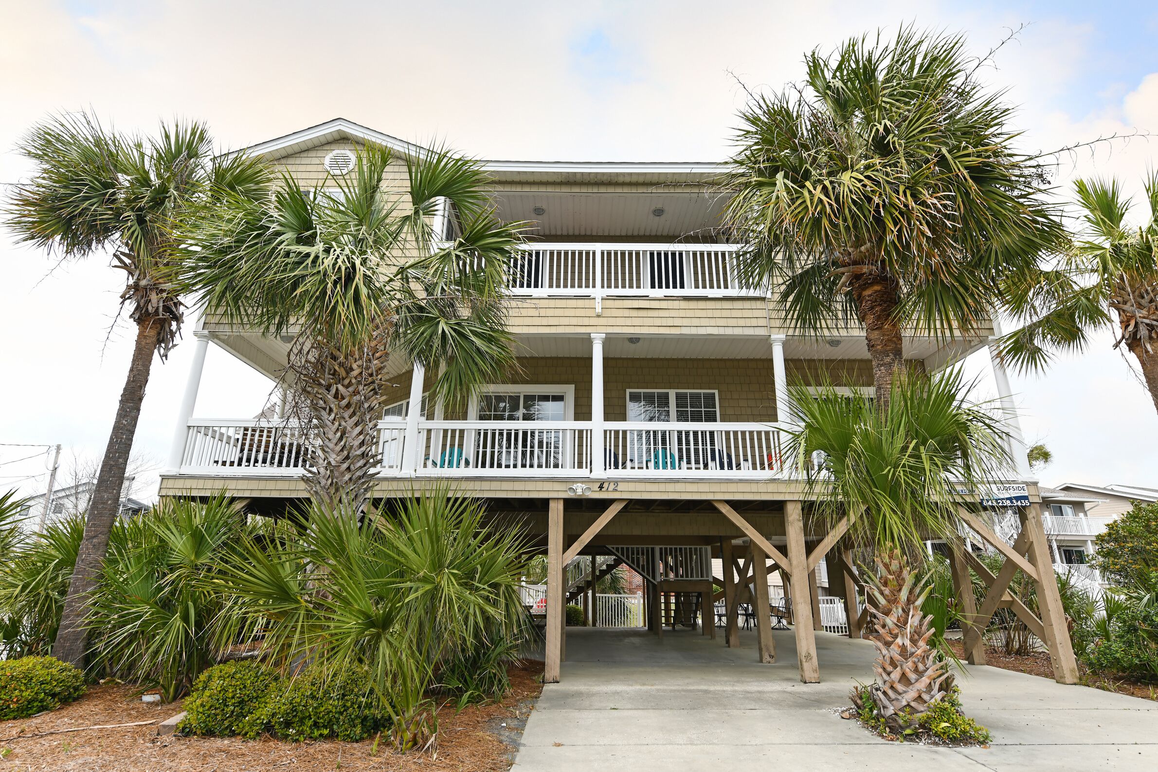 2nd Row Beach House with Private Pool! Pump House