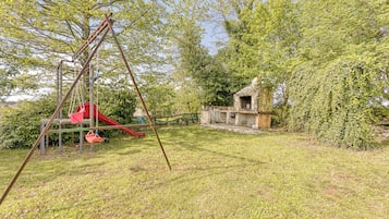 Casa familiare, camere multiple, 2 bagni (Villa Simac With Pool and Whirlpool) | Area bambini