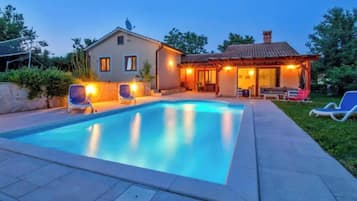 Seasonal outdoor pool