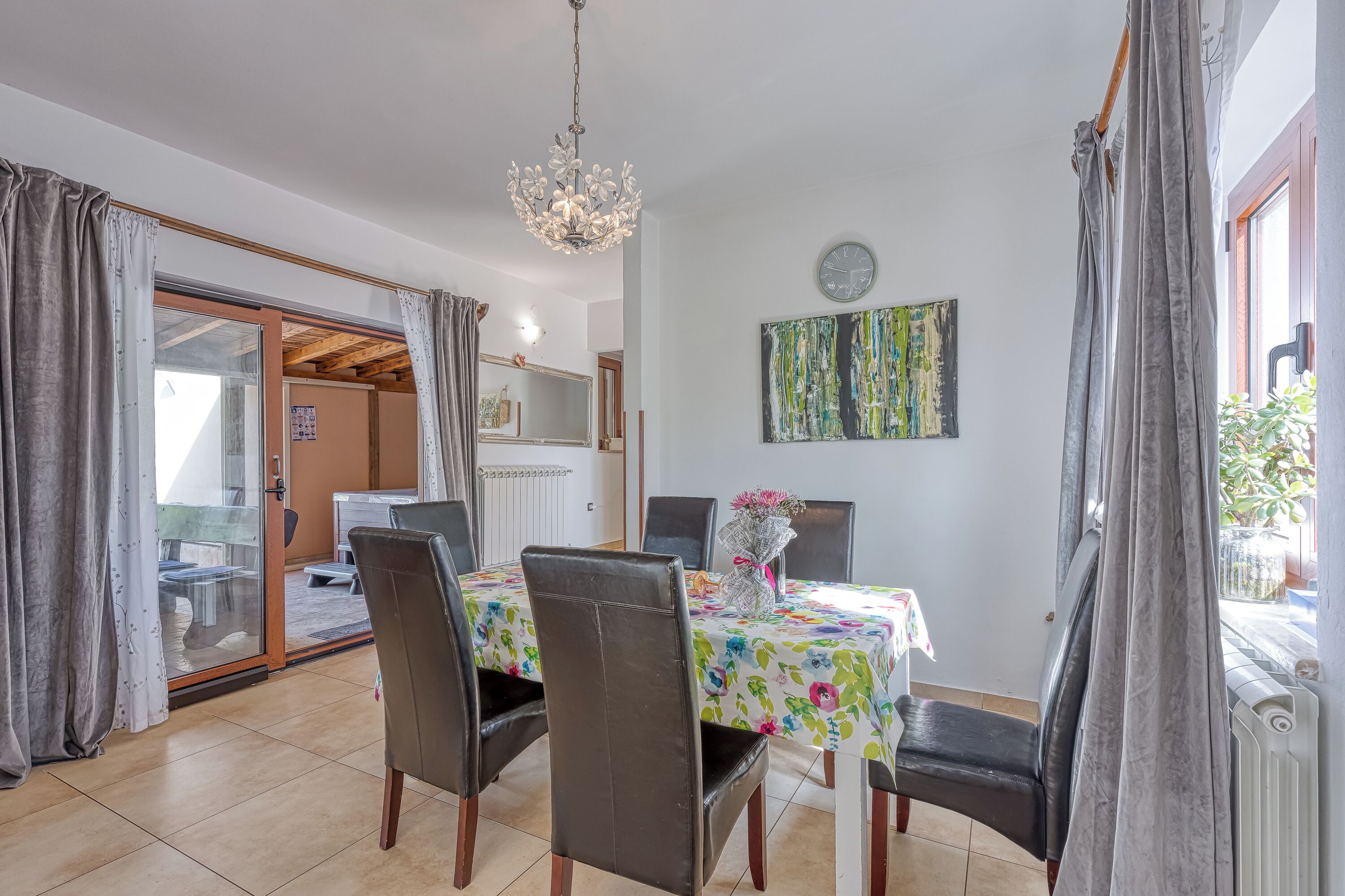 Family House, Multiple Bedrooms, 2 Bathrooms (Villa Simac With Pool and Whirlpool) | Dining