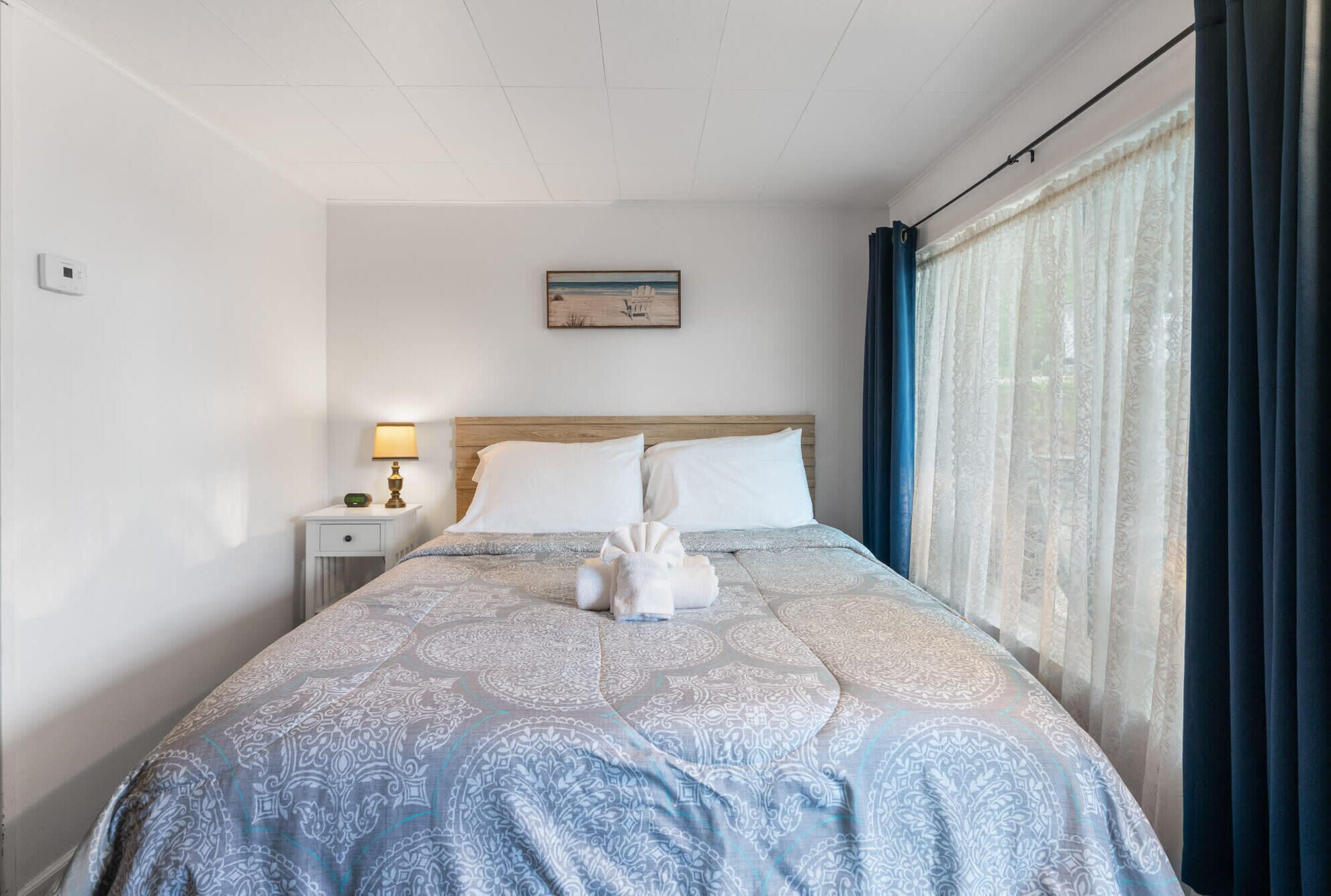Lake Charlevoix Roadside Motel | Queen Suite