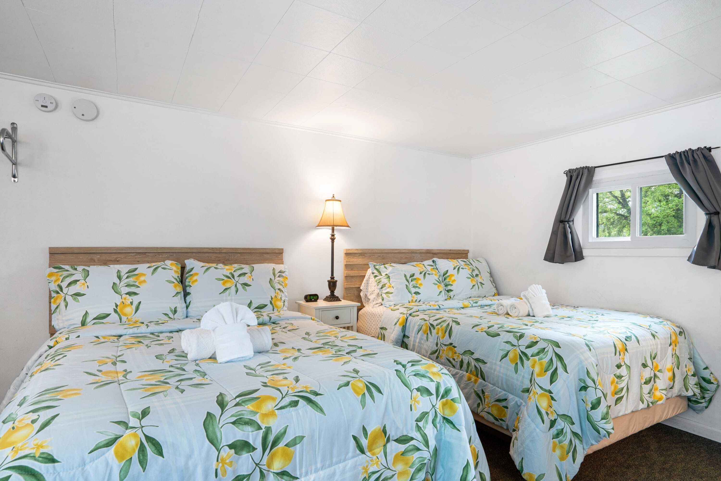 Lake Charlevoix Roadside Motel | 2 Bed Suite