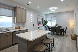 Fridge, microwave, oven, stovetop - Deluxe Modernized Home (South El Monte)