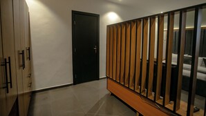 套房 | 办公桌、笔记本电脑工作区、免费 WiFi、特色装修