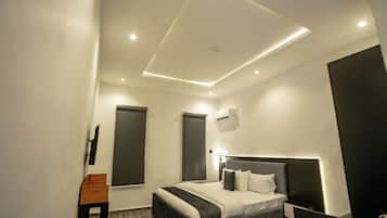 Standard Single Room | Individually decorated, individually furnished, desk, laptop workspace