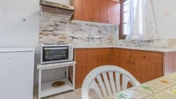 Studio, Smoking | 2 bedrooms