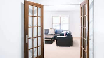TV, fireplace, offices