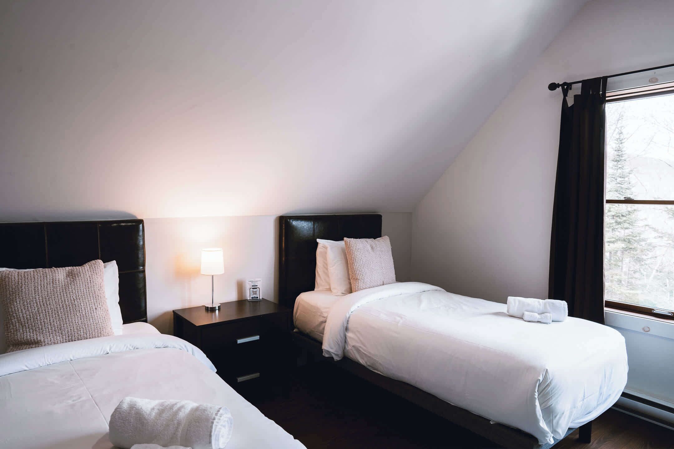 5 bedrooms, iron/ironing board, WiFi, bed sheets