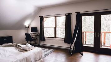 5 bedrooms, iron/ironing board, WiFi, bed sheets