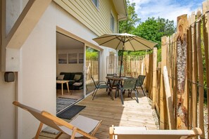 Outdoor dining - Villa des Sables Le Mimbeau, 100m from the beach (Lège-Cap-Ferret)